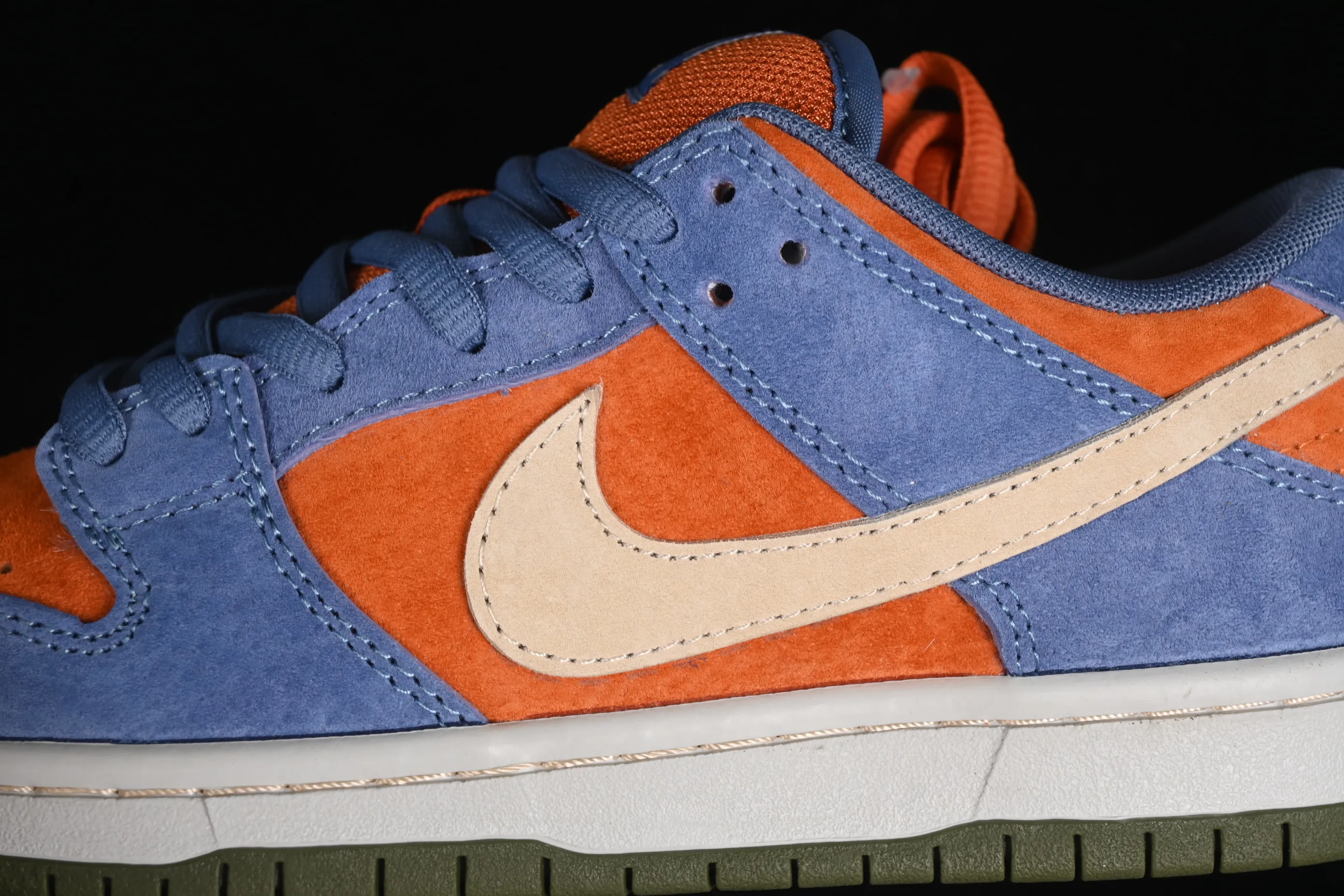 All Categories Nk SB Dunk Series Nk SB Dunk Low Low-top sneakers Nk SB Dunk Low "Light Carbon/Monarch" Maillard style low-top casual sneakers HF3063-002